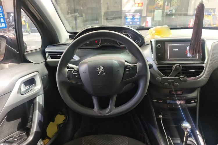 Used Peugeot 2008 2014 1.6L Automatic Fashion Edition Steering Wheel