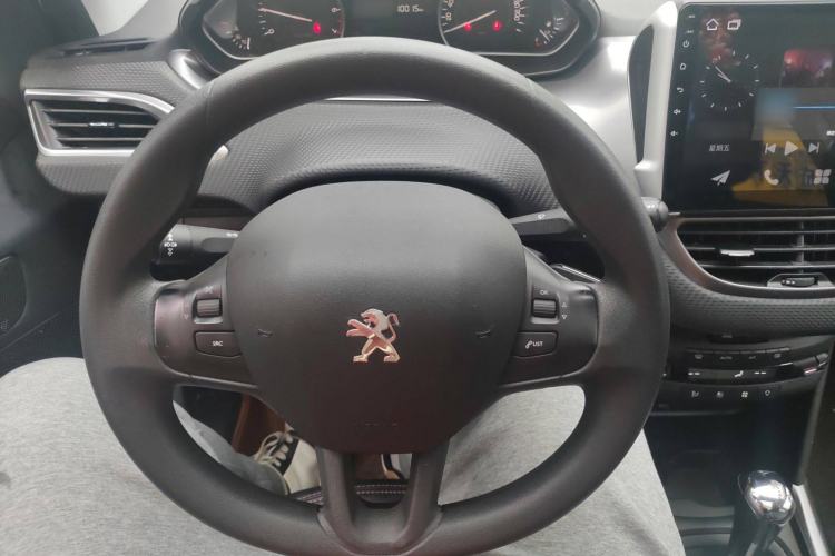 Used Peugeot 2008 2014 1.6L Automatic Fashion Edition Steering Wheel