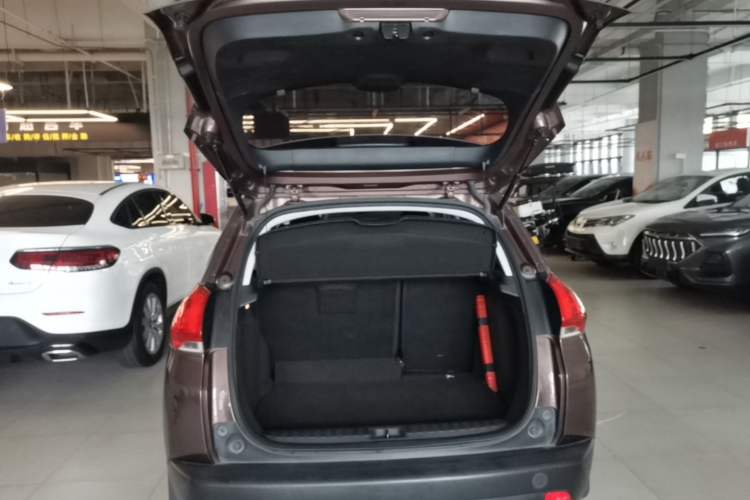 Used Peugeot 2008 2014 1.6L Automatic Fashion Edition Trunk