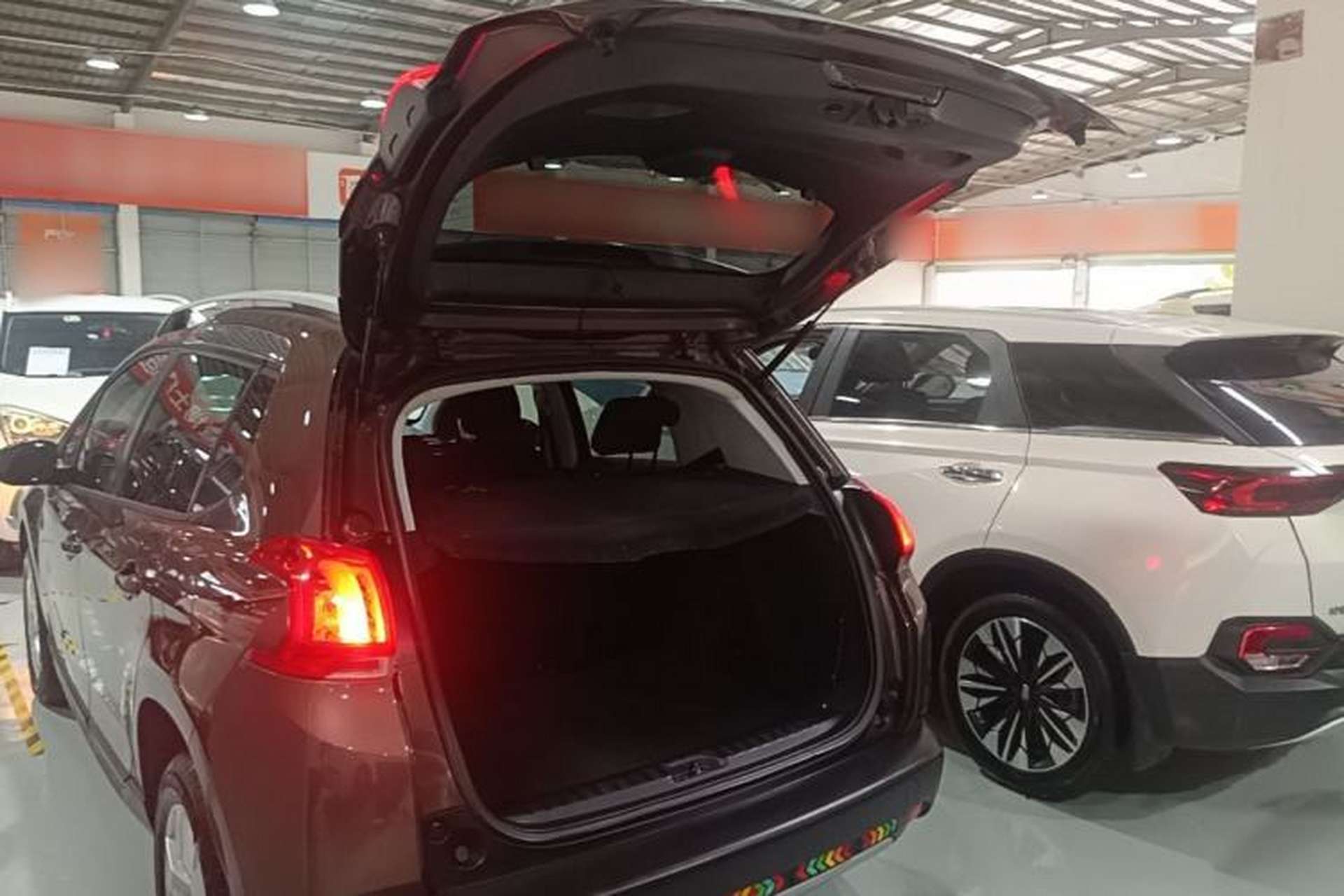 Used Peugeot 2008 2014 1.6L Automatic Fashion Edition Trunk