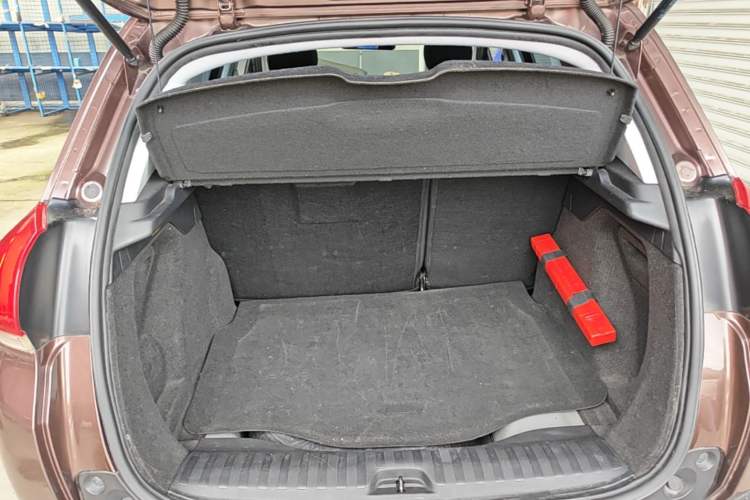 Used Peugeot 2008 2014 1.6L Automatic Fashion Edition Trunk