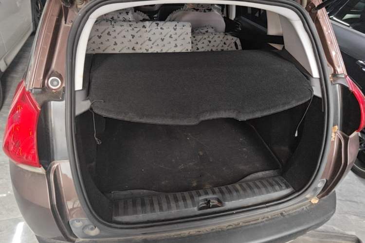 Used Peugeot 2008 2014 1.6L Automatic Fashion Edition Trunk