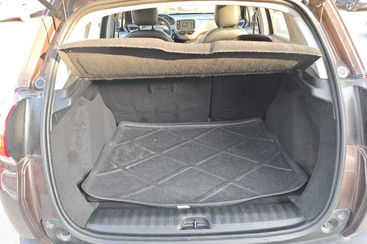 Used Peugeot 2008 2014 1.6L Automatic Fashion Edition Trunk
