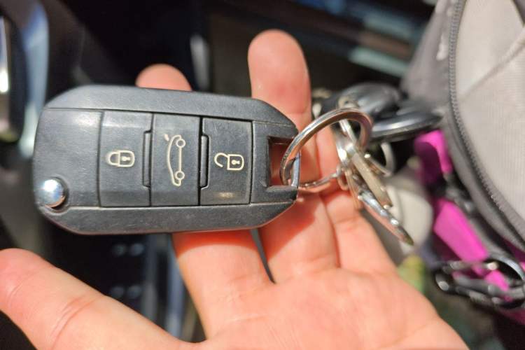 Used Peugeot 2008 2014 1.6L Automatic Fashion Edition Vehicle Key