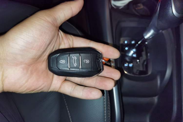 Used Peugeot 2008 2014 1.6L Automatic Navigation Edition Vehicle Key