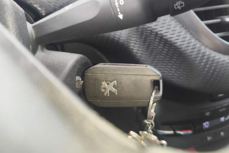Used Peugeot 2008 2014 1.6L Manual Fashion Edition Vehicle Key