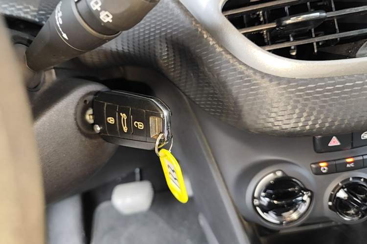 Used Peugeot 2008 2014 1.6L Automatic Trend Edition Vehicle Key