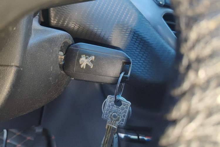 Used Peugeot 2008 2014 1.6L Manual Fashion Edition Vehicle Key