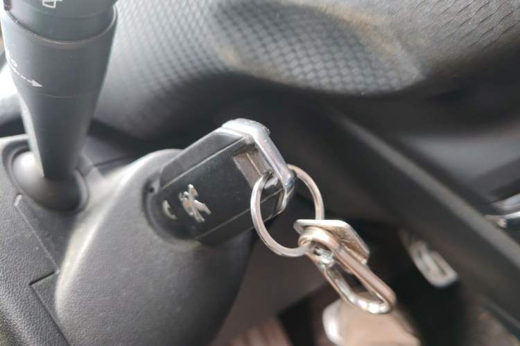 Used Peugeot 2008 2014 1.6L Automatic Fashion Edition Vehicle Key