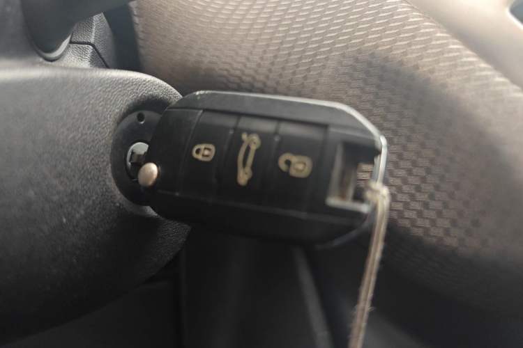 Used Peugeot 2008 2014 1.6L Automatic Fashion Edition Vehicle Key