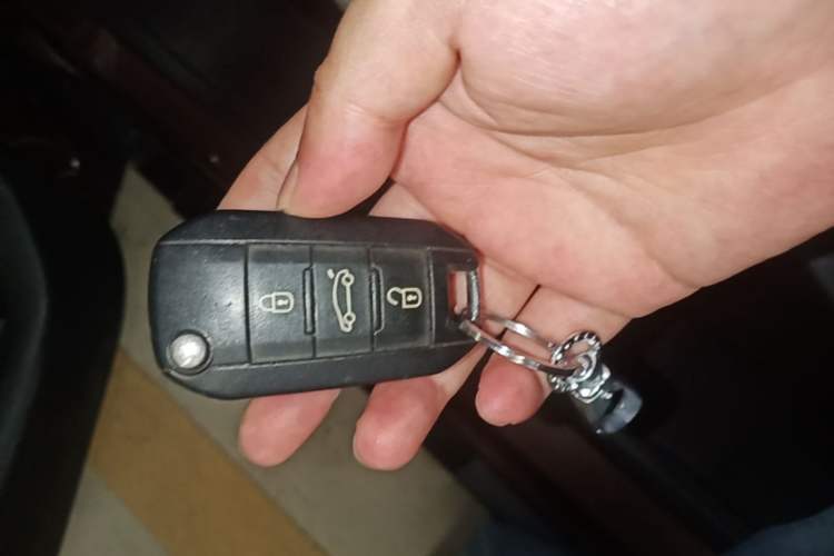 Used Peugeot 2008 2014 1.6L Automatic Fashion Edition Vehicle Key