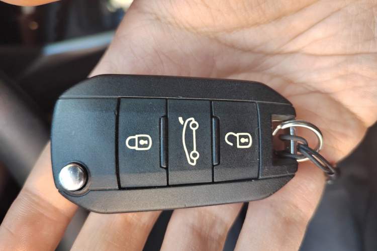 Used Peugeot 2008 2014 1.6L Automatic Fashion Edition Vehicle Key