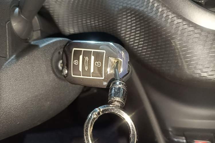 Used Peugeot 2008 2014 1.6L Automatic Fashion Edition Vehicle Key