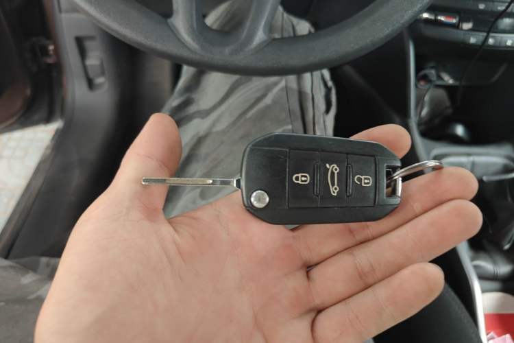 Used Peugeot 2008 2014 1.6L Manual Fashion Edition Vehicle Key