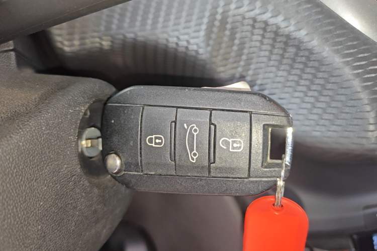 Used Peugeot 2008 2014 1.6L Automatic Fashion Edition Vehicle Key