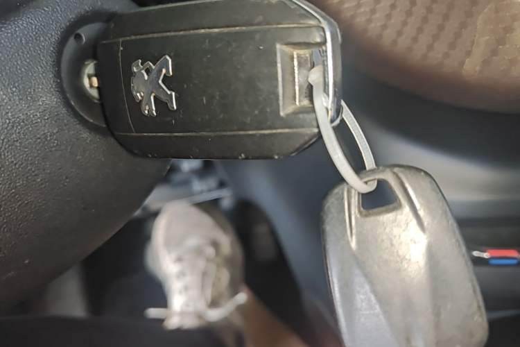 Used Peugeot 2008 2014 1.6L Automatic Fashion Edition Vehicle Key