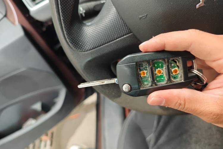 Used Peugeot 2008 2014 1.6L Manual Trend Edition Vehicle Key