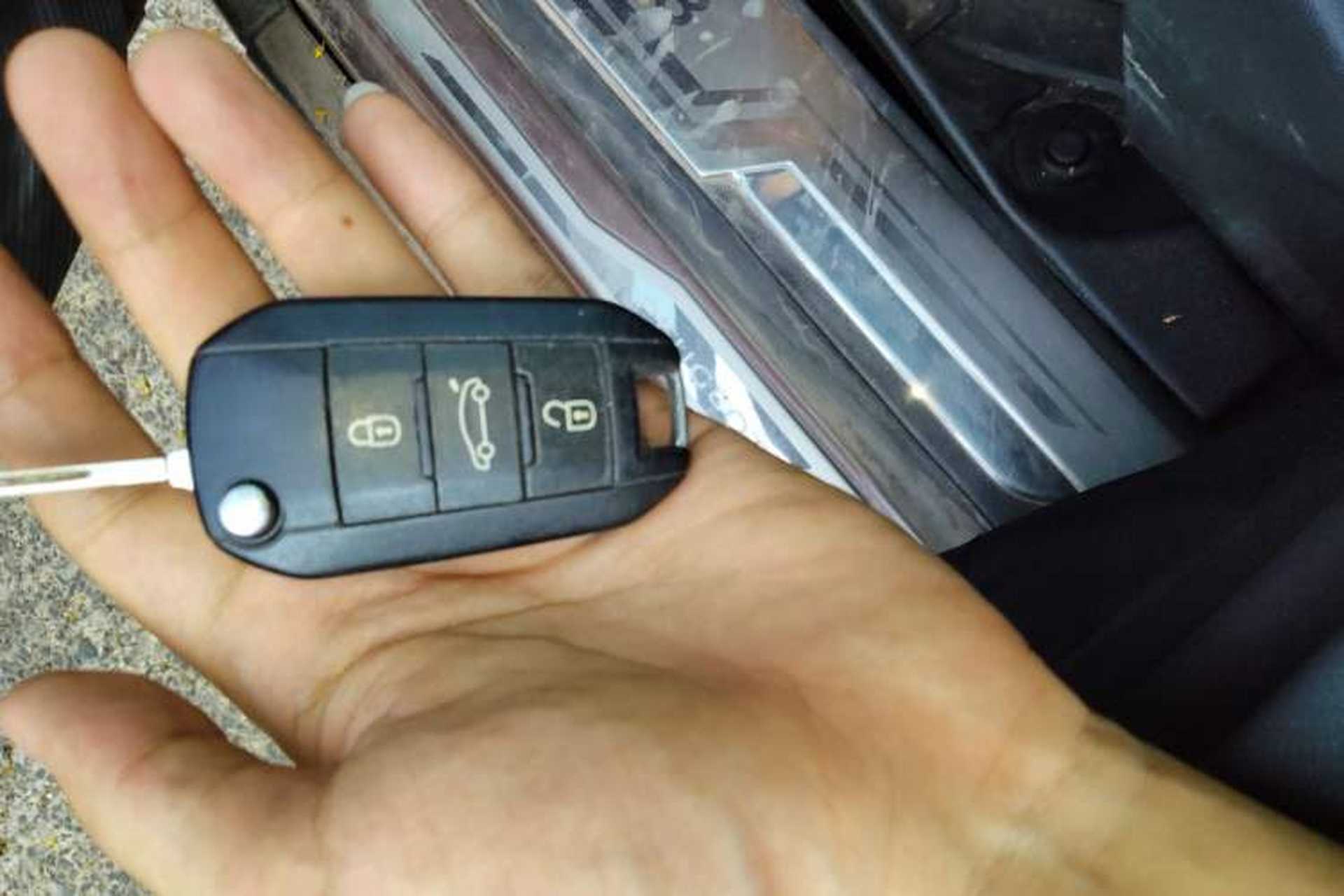 Used Peugeot 2008 2014 1.6L Manual Fashion Edition Vehicle Key