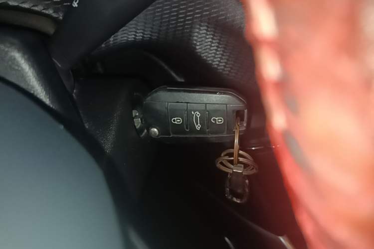 Used Peugeot 2008 2014 1.6L Automatic Fashion Edition Vehicle Key