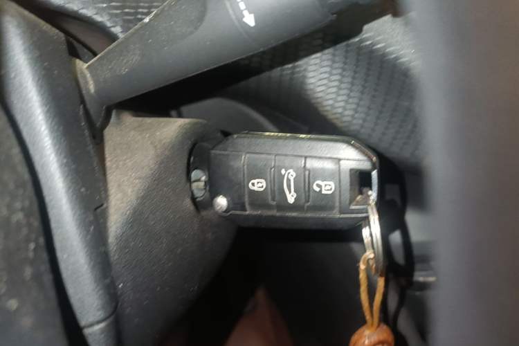 Used Peugeot 2008 2014 1.6L Automatic Fashion Edition Vehicle Key