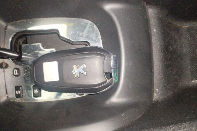 Used Peugeot 2008 2014 1.6L Automatic Navigation Edition Vehicle Key