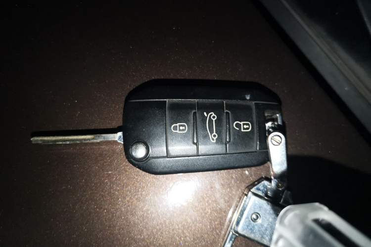 Used Peugeot 2008 2014 1.6L Automatic Fashion Edition Vehicle Key