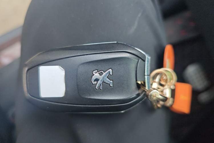 Used Peugeot 2008 2014 1.6L Automatic Navigation Edition Vehicle Key