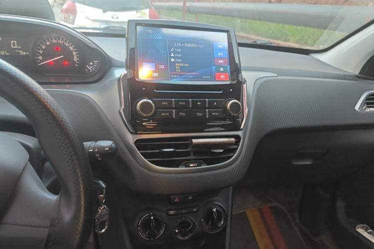 Used Peugeot 2008 2014 1.6L Manual Trend Edition Audio And AC Panel