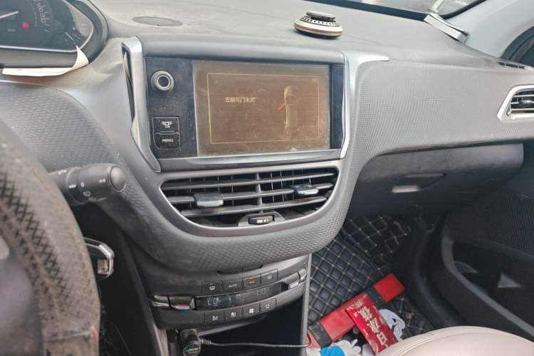 Used Peugeot 2008 2014 1.6L Manual Fashion Edition Audio And AC Panel