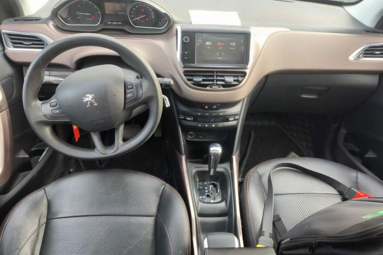 Used Peugeot 2008 2014 1.6L Automatic Fashion Edition Center Console
