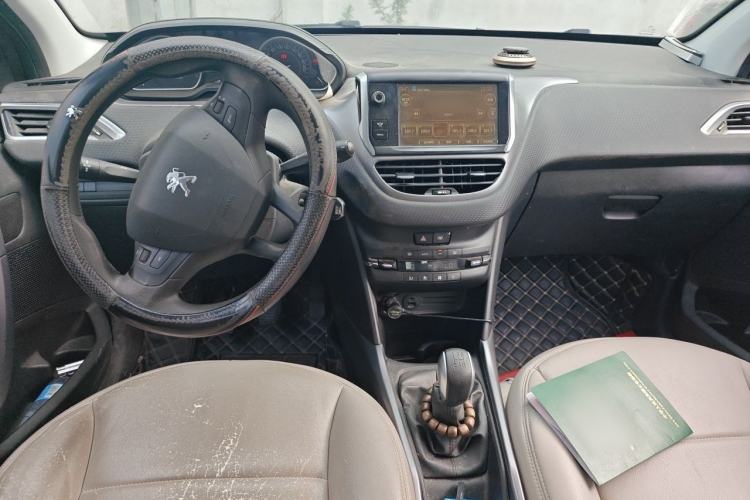 Used Peugeot 2008 2014 1.6L Manual Fashion Edition Center Console