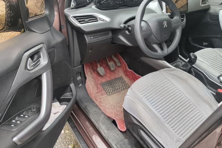 Used Peugeot 2008 2014 1.6L Manual Trend Edition Driver Seat