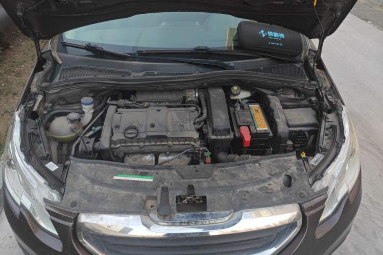 Used Peugeot 2008 2014 1.6L Manual Trend Edition Engine Bay