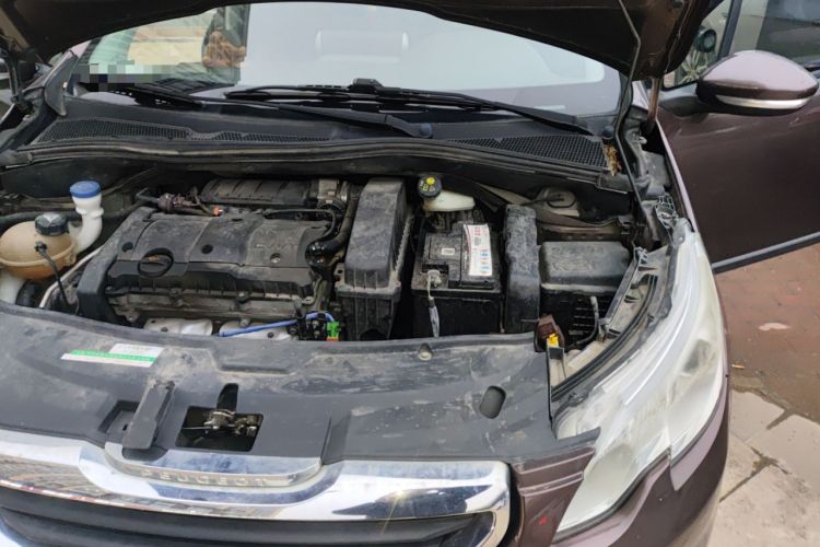 Used Peugeot 2008 2014 1.6L Manual Trend Edition Engine Bay Left