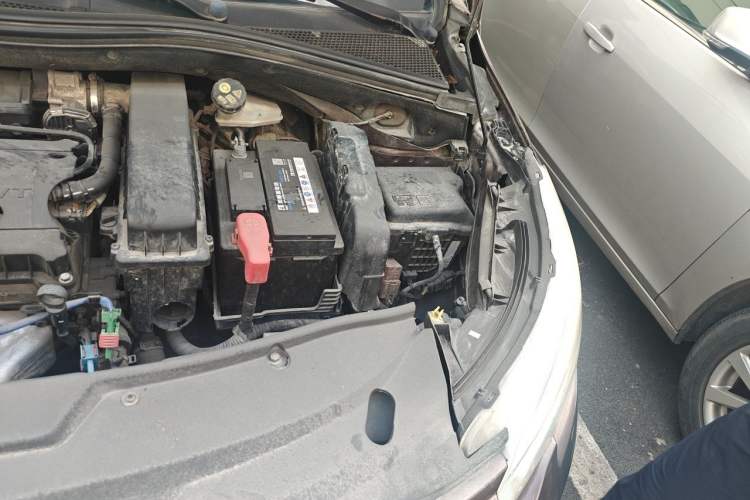Used Peugeot 2008 2014 1.6L Manual Trend Edition Engine Bay Left