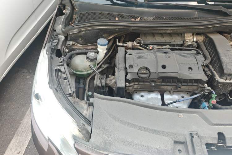 Used Peugeot 2008 2014 1.6L Manual Trend Edition Engine Bay Right