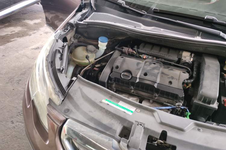 Used Peugeot 2008 2014 1.6L Automatic Fashion Edition Engine Bay Right