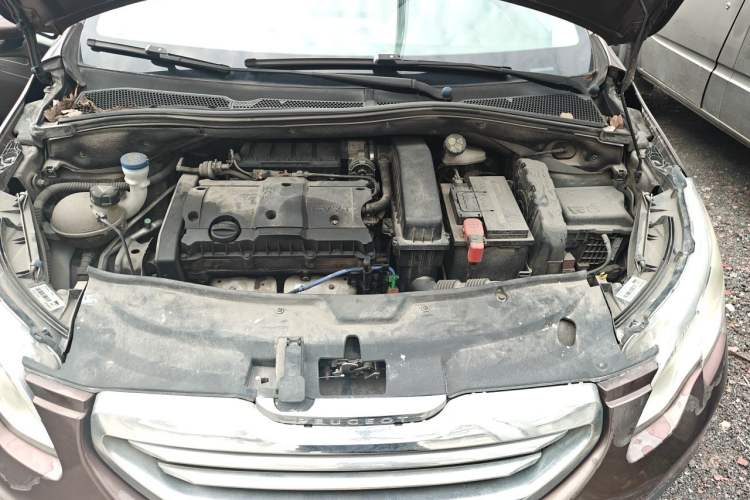 Used Peugeot 2008 2014 1.6L Manual Fashion Edition Engine Bay