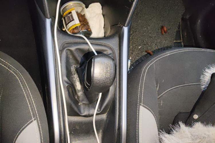 Used Peugeot 2008 2014 1.6L Manual Trend Edition Gear Lever