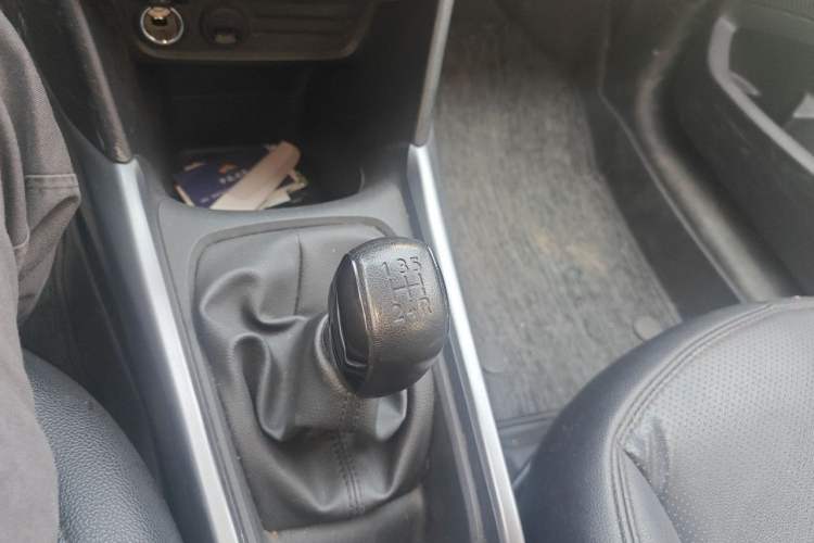 Used Peugeot 2008 2014 1.6L Manual Trend Edition Gear Lever