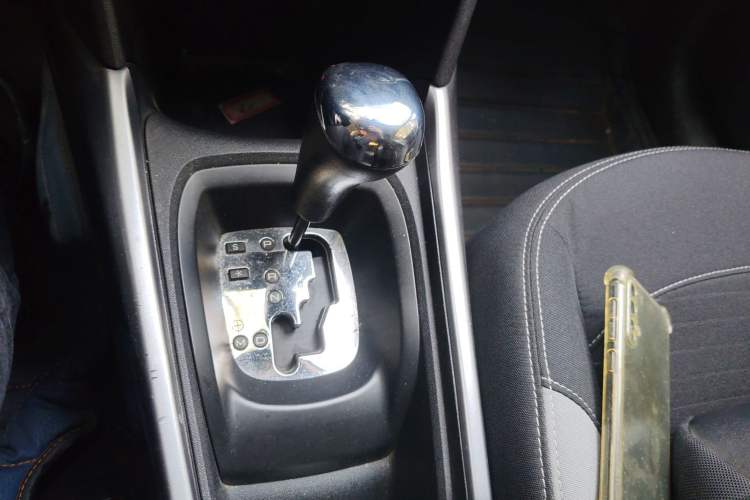 Used Peugeot 2008 2014 1.6L Automatic Trend Edition Gear Lever