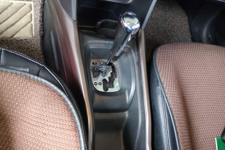 Used Peugeot 2008 2014 1.6L Automatic Fashion Edition Gear Lever
