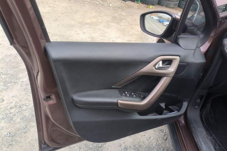 Used Peugeot 2008 2014 1.6L Automatic Fashion Edition Left Front Door Interior