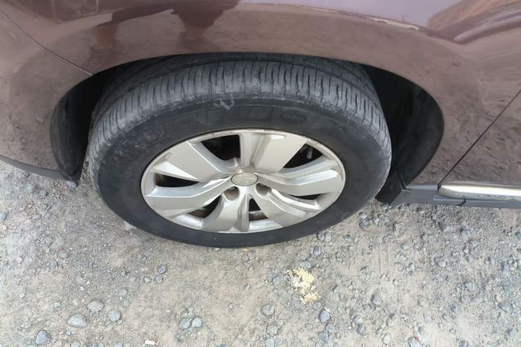 Used Peugeot 2008 2014 1.6L Automatic Fashion Edition Left Front Wheel Hub