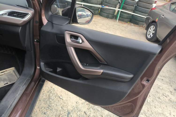 Used Peugeot 2008 2014 1.6L Automatic Fashion Edition Right Front Door Interior