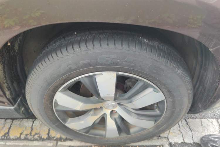 Used Peugeot 2008 2014 1.6L Automatic Navigation Edition Right Front Wheel Hub