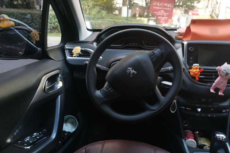 Used Peugeot 2008 2014 1.6L Automatic Fashion Edition Steering Wheel