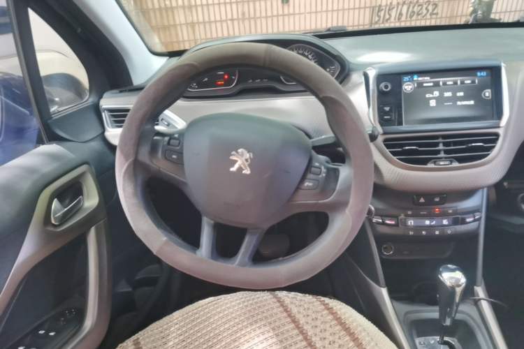 Used Peugeot 2008 2014 1.6L Automatic Fashion Edition Steering Wheel