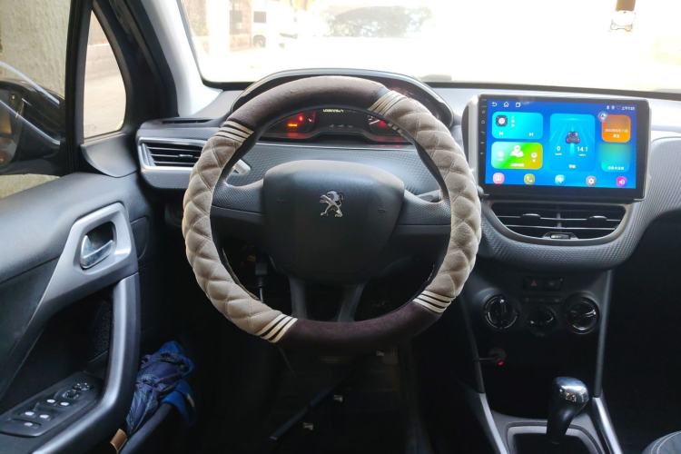 Used Peugeot 2008 2014 1.6L Automatic Trend Edition Steering Wheel