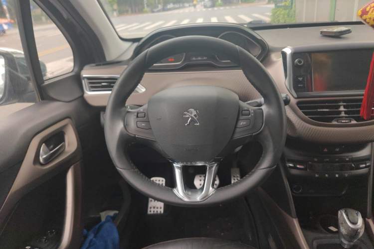 Used Peugeot 2008 2014 1.6L Automatic Navigation Edition Steering Wheel